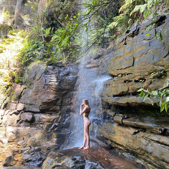 Meet your Posher, Isabella - Picture 4 of 4